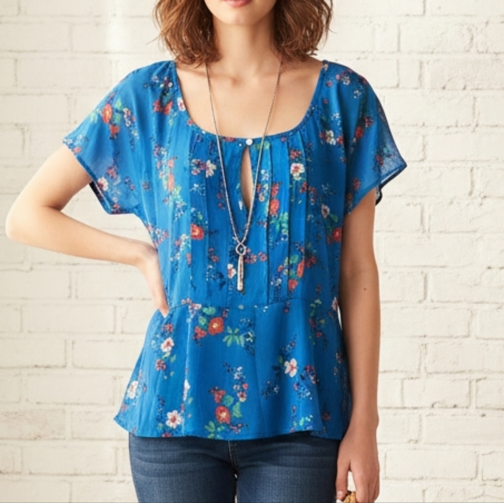 Hollister Blue‎ Floral Top Woman's XS